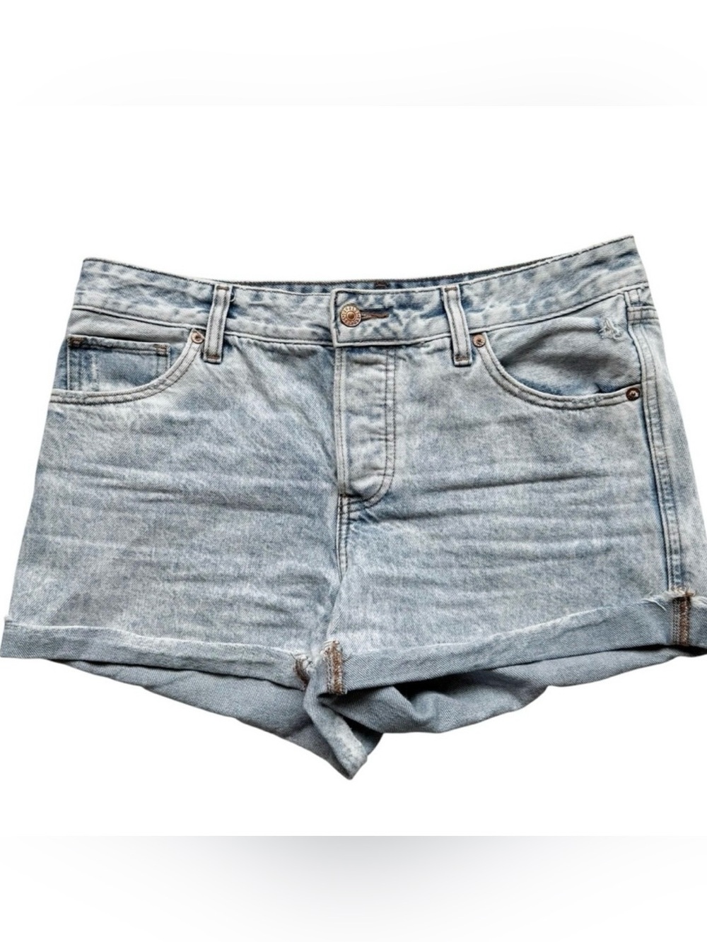 Express Boyfriend Midi Mid Rise Denim Blue Acid Wash Shorts Size 6 Button Fly